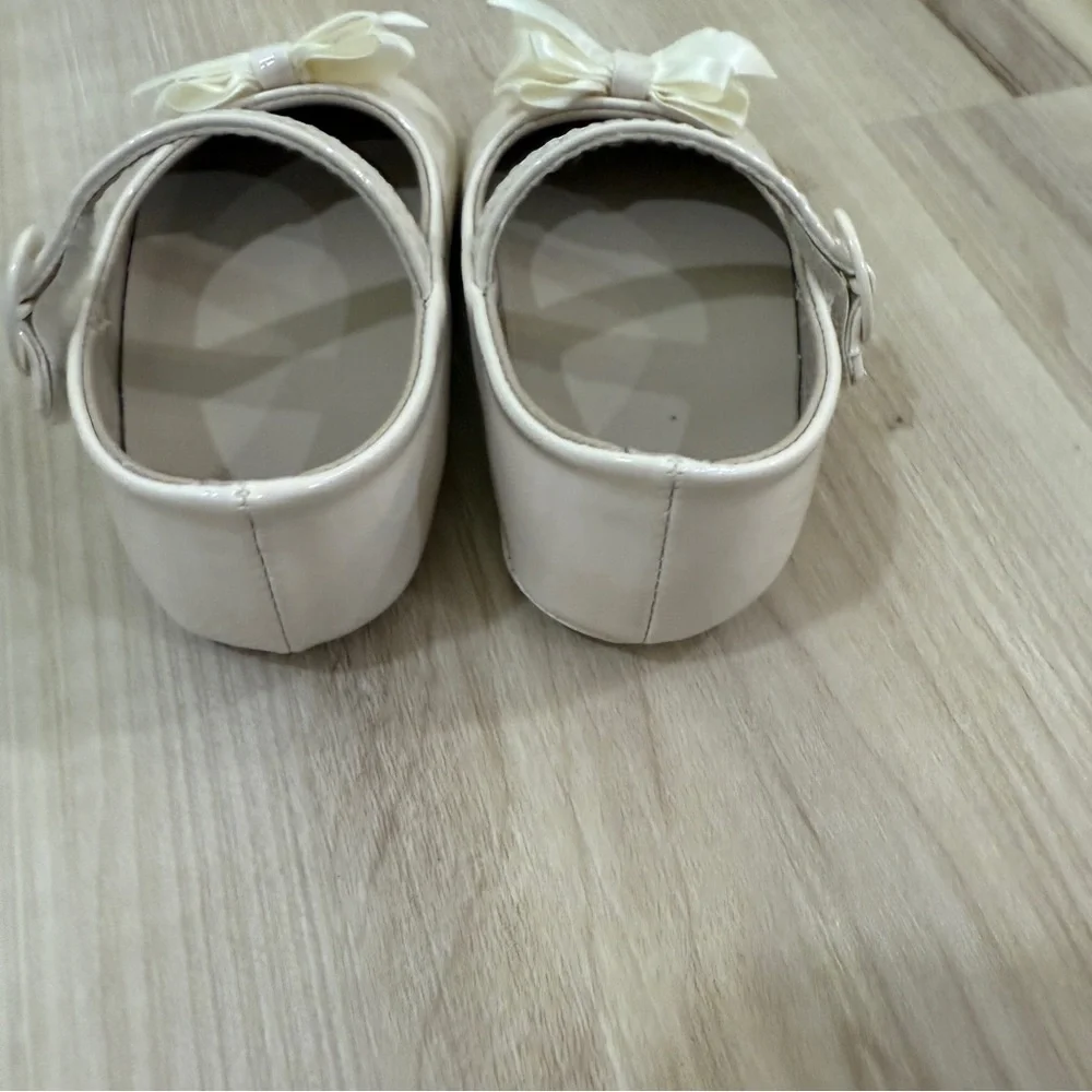Baby Deer Cream Baby Mary Jane Shoes with Bow Size 3
